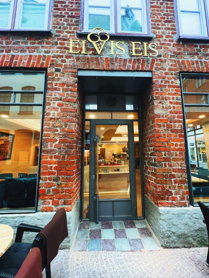 Elvis Family Dream Apartment Lubeck Exterior photo